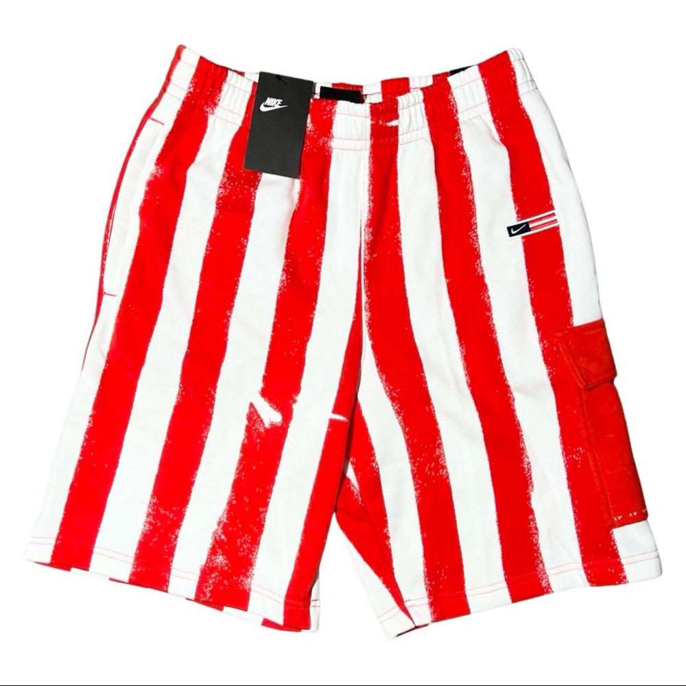 Nike Men's Sportswear Club Striped Shorts